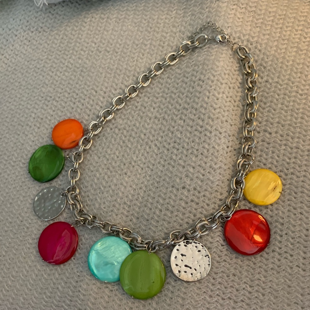 Fun statement necklace - Picture 2 of 3